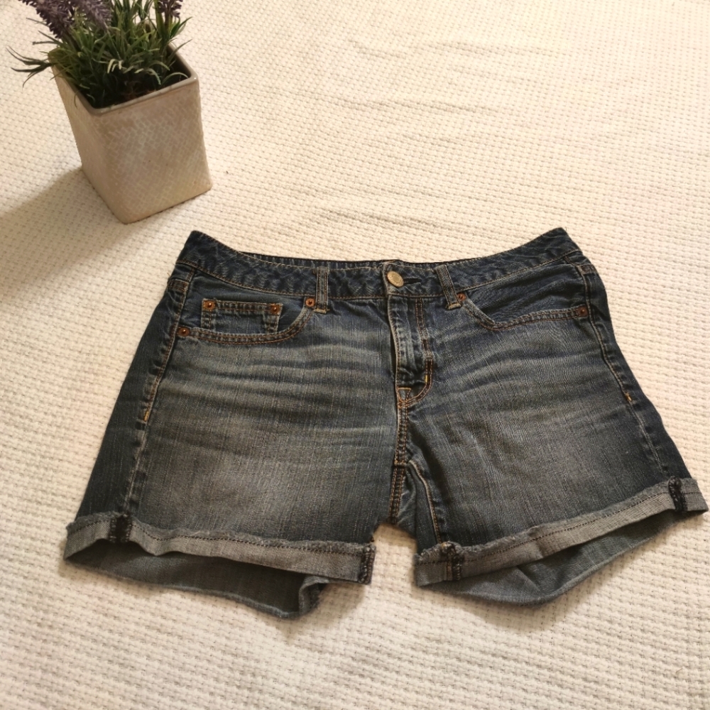 American Eagle Jean Shorts Size 6